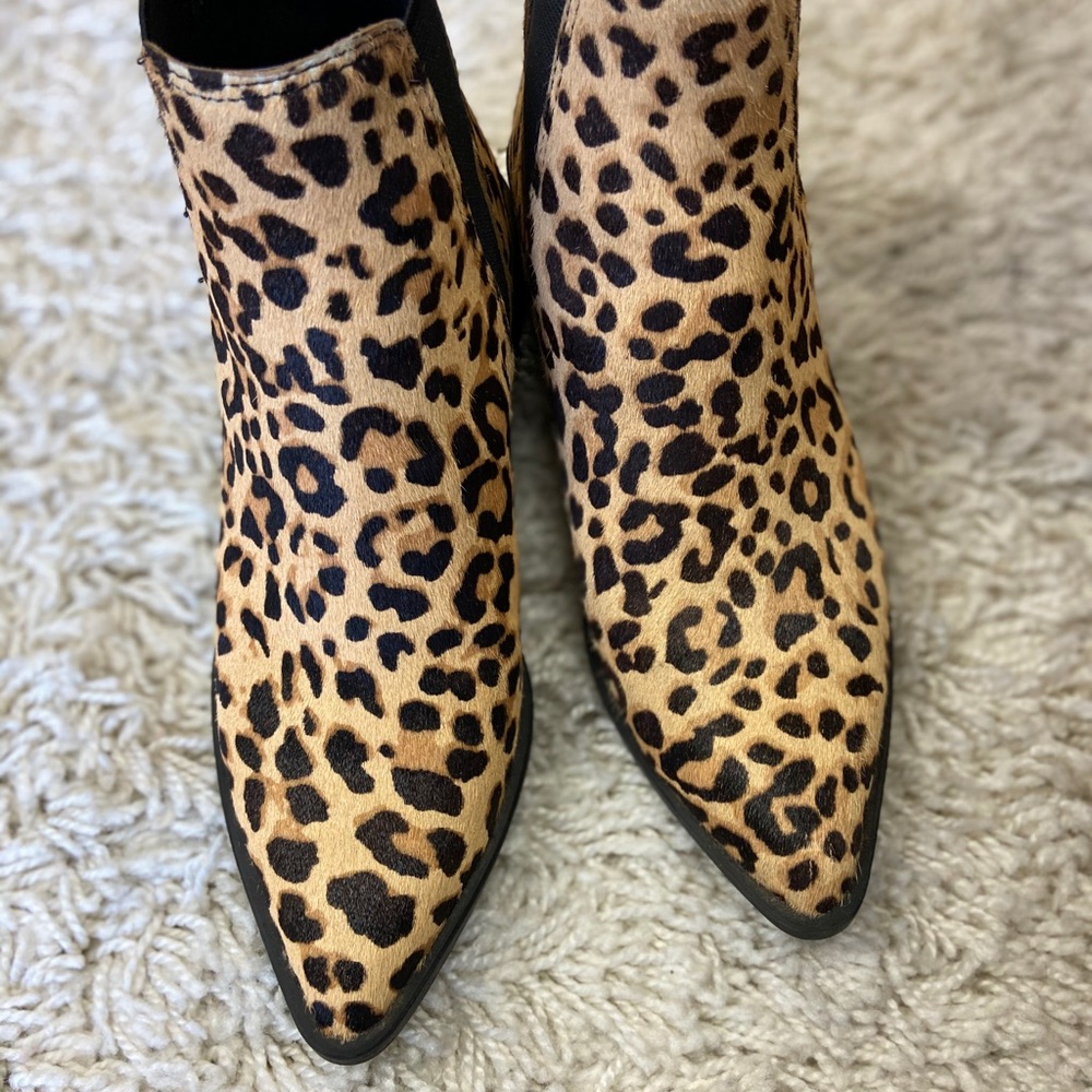 Steven Madden Leopard Calf hair Booties Size 6 - Picture 3 of 10